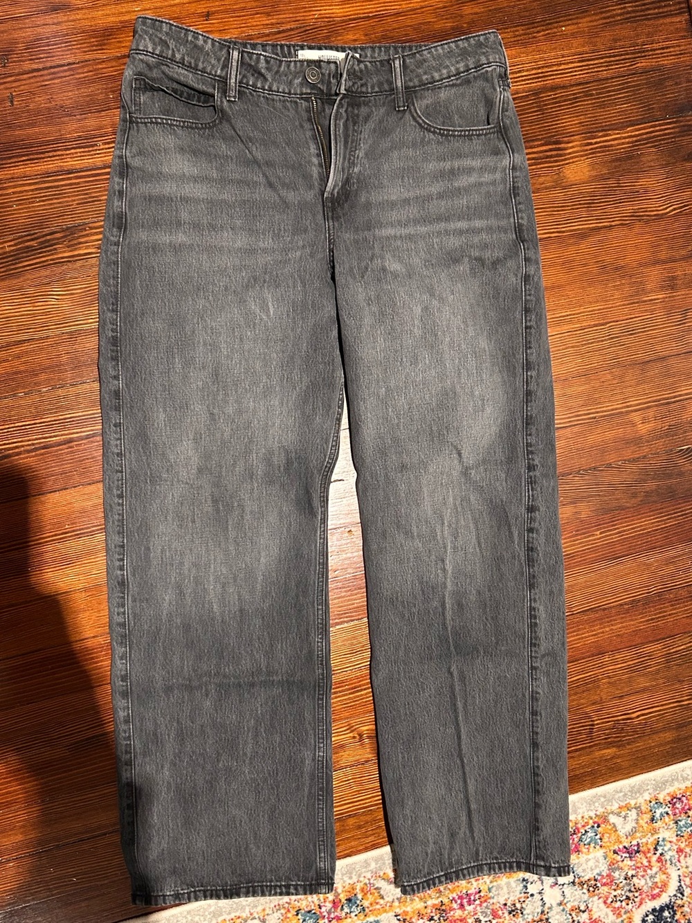 Hollister Women's Gray Straight-Leg Jeans